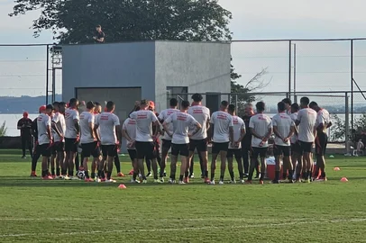 Reserva do Inter em treino<!-- NICAID(16039244) -->