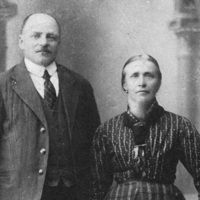 Eem 1890, em Santa Lúcia do Piaí, estabeleceu-se o imigrante Tommaso Vidor, acompanhado da esposa Tereza Pozzan e dos filhos Rosa, Anacleto, Francisco (Franchesquin), Ulderico (Rico), Anna, Maria, Domingas, José, Angelo, Ciro, Brigida e Pedro.Parte dessa história será recordada no 4º Encontro da Família Vidor, previsto para os dias 21, 22 e 23 de fevereiro - o almoço festivo, na Paróquia Santa Catarina, ocorre dia 22. <!-- NICAID(15963170) -->