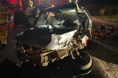 Três pessoas ficam feridas em acidente de trânsito na RS-130, em Arroio do Meio<!-- NICAID(15891561) -->