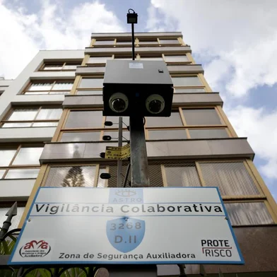 Porto Alegre, RS, Brasil -  Comunidade contra o crime. O avanço da iniciativa Vigilância Colaborativa, por meio da plataforma ASTRO, que tem câmeras nos bairros Auxiliadora, Moinhos de Vento, Higienópolis, Mont´Serrat e Petrópolis. FOTO: JEFFERSON BOTEGA, AGÊNCIA RBSIndexador: Camila Hermes<!-- NICAID(15670495) -->