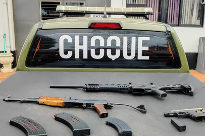 Armas de grosso calibre são apreendidas com dupla, em Bento Gonçalves<!-- NICAID(15867080) -->