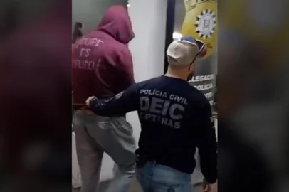 Preso em Bombinhas, em Santa Catarina, por suspeita de ser o mentor da loja virtual Tá Di Zueira que lesou mais de 370 pessoas em parceria com o influenciador digital Nego Di, Anderson Boneti possui no histórico um crime virtual que lesou uma empresa multinacional em mais de R$ 30 milhões<!-- NICAID(15820826) -->