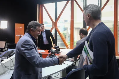 CAXIAS DO SUL, RS, BRASIL, 13/09/2024. Debate entre candidatos à prefeitura de Caxias do Sul, realizado pela Gaúcha Serra. (Bruno Todeschini/Agência RBS)Indexador: Bruno Todeschini<!-- NICAID(15865670) -->