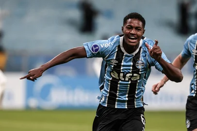 PORTO ALEGRE, RS, Brasil: Grêmio x Esportivo Luqueño, Sul Americana. Fotos: Duda Fortes/Agencia RBS<!-- NICAID(16048814) -->