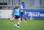 Suárez e Rodrigo Ely retornam em manhã de treino do Grêmio