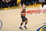 Ex-companheiro de LeBron rejeita premiação e entrega troféu a rival; veja o vídeo