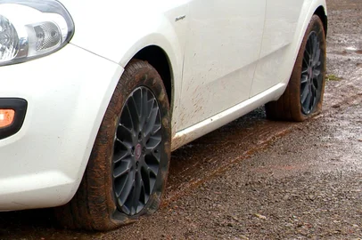 Buracos na estrada da BR-386<!-- NICAID(16067395) -->
