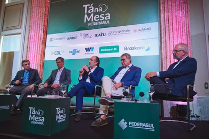 Prefeitos eleitos em Caxias do Sul (Adiló Didomenico), Pelotas (Fernando Marroni), Porto Alegre (Sebastião Melo) e Santa Maria (Rodrigo Decimo) em edição do Tá na Mesa, na Federasul<!-- NICAID(15903271) -->