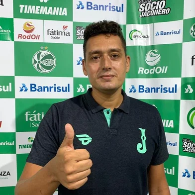 Cyro Leães, coordenador técnico das categorias de base do Juventude<!-- NICAID(14764552) -->