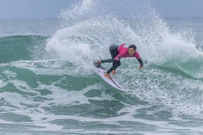 Lucas Vicente, surfe