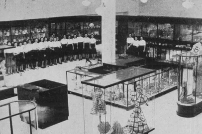 Casa Sloper, em Porto ALegre, em 1940, na inauguração no Edifícil Sloper<!-- NICAID(15691674) -->