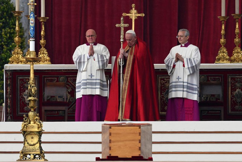 Funeral do papa Bento XVI, presidido pelo papa Francisco, no Vaticano, na Praça de São Pedro<!-- NICAID(15312935) -->