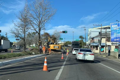 Obras de manutenção e conservação da BR-116 em Caxias<!-- NICAID(15511580) -->