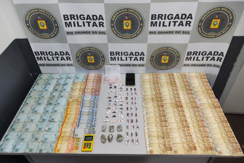 Entregadores de drogas são presos em Caxias do Sul e Bento Gonçalves<!-- NICAID(15744626) -->