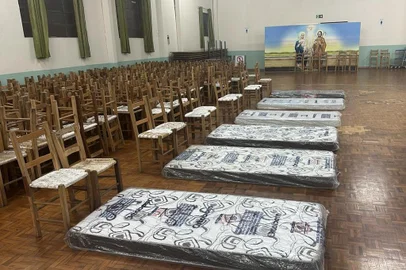 Paróquia Sagrada Família, de Caxias do Sul, arrecada doações para acolher pessoas em situação de rua<!-- NICAID(15752168) -->