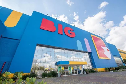 Fechada de um supermercado Big<!-- NICAID(14760594) -->