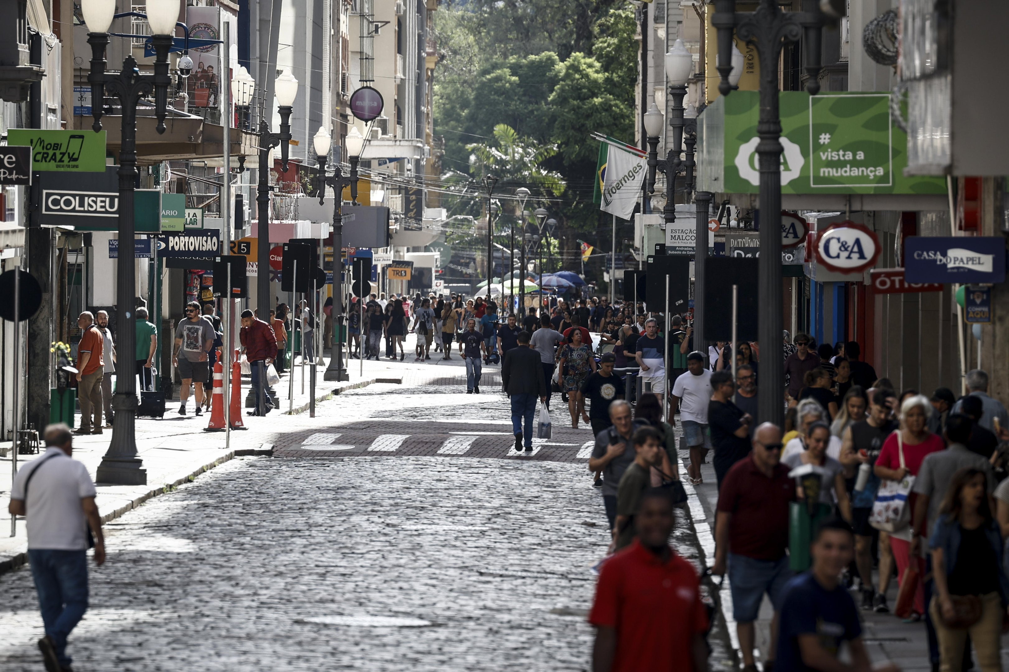 Melo silencia sobre projeto de &ldquo;rua coberta&rdquo; em Porto Alegre; proposta volta para C&acirc;mara