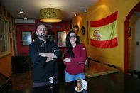 CAXIAS DO SUL, RS, BRASIL, 13/08/2026. Como se mantêm, em Caxias do Sul, restaurantes que fogem do cardápio típico. Na foto, Susi e Rafael Fernandes, sócios no Me Gusta Casa de Tapias. (Porthus Junior/Agência RBS)<!-- NICAID(16345672) -->