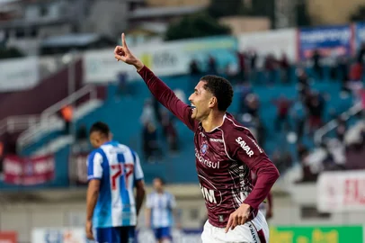 Caxias x Paysandu pela 7ª rodada da Série C 2026. Na foto, o meia Ravanelli<!-- NICAID(16287052) -->