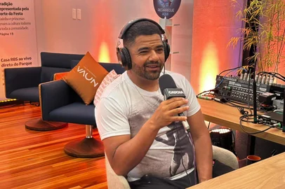 Show dos Esportes, da Rádio Gaúcha Serra, da Festa da Uva 2026. Na foto, o convidado Jeferson Borges, coordenador geral da Apafut.<!-- NICAID(16238061) -->