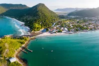 Aerial view of the beach in Brazil. South of Brazil, Santa Catarina, FlorianopolisAerial view of the beach in Brazil. South of Brazil, Santa Catarina, FlorianopolisFonte: 589947606<!-- NICAID(16186819) -->