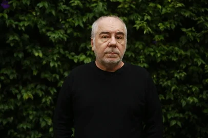 11/03/2022 - PORTO ALEGRE, RS.Nei Liboa faz a 12ª edição do seu espetáculo Nei LisPoa, dedicado à relação dele com a cidade. Homenagear Porto Alegre agora tem um gosto especial, porque Nei enfrentou a covid e ficou internado no HPS. FOTO: Félix Zucco / Agência RBS<!-- NICAID(15039532) -->