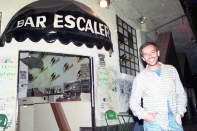 Toninho em frente ao Escaler em 1990<!-- NICAID(14878913) -->