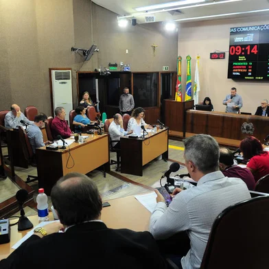 CAXIAS DO SUL, RS, BRASIL, 16/03/2023. Câmara de Vereadores de Caxias do Sul vota modificações no projeto de reforma da previdência dos servidores municipais nesta quinta (16). (Bruno Todeschini/Agência RBS)Indexador: BTK<!-- NICAID(15376684) -->
