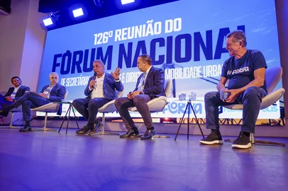 Em Florianópolis, Melo defende marco regulatório e novo modelo de financiamento para o transporte<!-- NICAID(16363051) -->