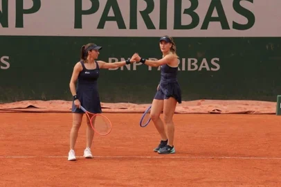 Luisa Stefani, Timea Babos, tênis