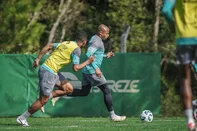Último treino antes do jogo entre Juventude x Sport, na retomada do Campeonato Brasileiro. Na foto, Reginaldo.<!-- NICAID(16079408) -->