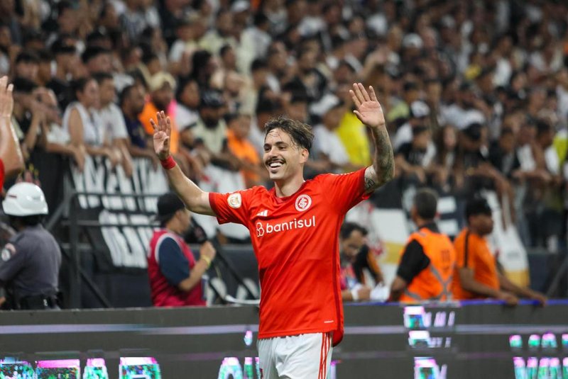 Lance de jogo entre Corinthians x Inter no Itaquerão, válido pelo Brasileirão. Na foto, o meia-atacante Mauricio comemora gol. <!-- NICAID(15615359) -->