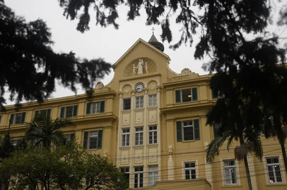 Porto Alegre, RS, Brasil, 19-12-2024: Reforma do Pão dos Pobres envolve o restauro de um relógio francês da década de 1930 instalado na instituição. Foto: Mateus Bruxel / Agência RBSIndexador: MATEUS BRUXEL<!-- NICAID(15938920) -->