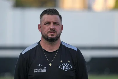 Tecnico caxiense, Lucas Isoton, de 40 anos, completa 17 anos desde sua estreia no futebol profissional, pelo Juventude<!-- NICAID(16167038) -->