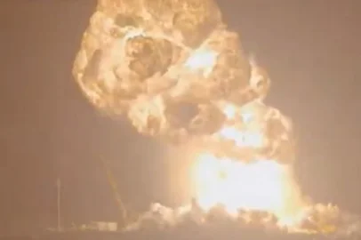 Um megafoguete Starship, da empresa SpaceX, explodiu durante um teste de rotina na Starbase, no estado do Texas, sem deixar feridos na madrugada desta quinta-feira (19), (noite de quarta-feira, no horário local).<!-- NICAID(16063479) -->