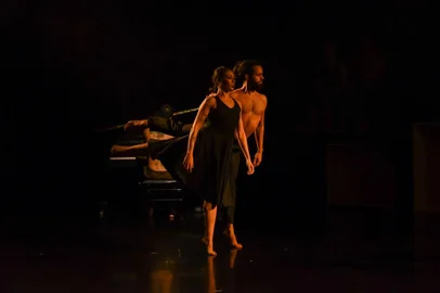 Nos dias 16 e 17 de agosto, às 20h no Teatro Pedro Parenti na Casa da Cultura, acontece a remontagem do espetáculo “1, 2, 3 – Uno Duo” protagonizado pela Companhia Municipal de Dança do município. A direção cênica do espetáculo é de Sigrid Nora, fundadora da Companhia e a direção artística sob responsabilidade de Paula Giusto.<!-- NICAID(15826301) -->