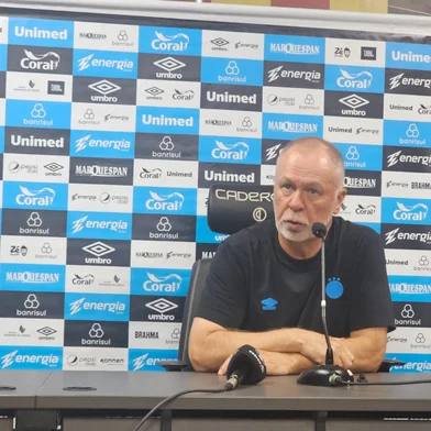 RECIFE, PE, BRASIL, 07-12-2025: Coletiva de Mano Menezes após Sport x Grêmio, na Ilha do Retiro, pelo Brasileirão Série A 2025. Foto: Filipe Duarte/Agência RBS<!-- NICAID(16182272) -->