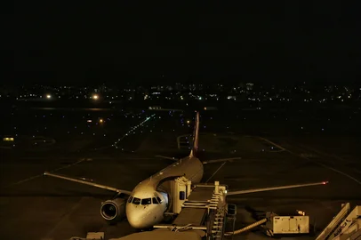 PORTO ALEGRE, RS, BRASIL - 19/03/2018 - Aeroporto Salgado Filho fechado na noite desta segunda-feira em virtude da presença de um drone no espaço aéreo. (Anderson Fetter/Agencia RBS)<!-- NICAID(13463459) -->
