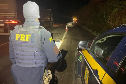 Homem morre e quatro ficam feridos em acidente entre três carros na BR-386, em Seberi<!-- NICAID(16343021) -->
