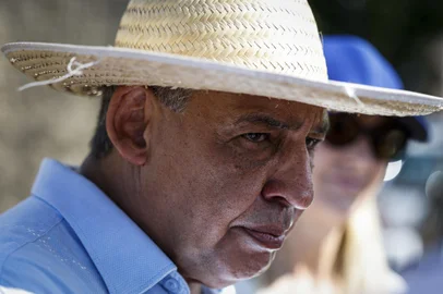 Porto Alegre, RS, Brasil, 02-01-2025: O prefeito Sebastião Melo no Jardim Marabá. Melo circula por alguns bairros e retoma o programa Mais Comunidade, no primeiro ato do segundo mandato na capital. Foto: Mateus Bruxel / Agência RBSIndexador: MATEUS BRUXEL<!-- NICAID(15946063) -->