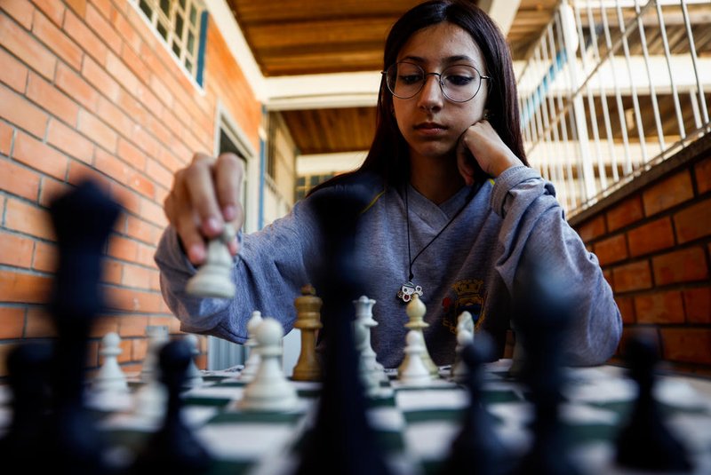 Alvorada, RS, BrasilAluna de projeto que ensina xadrez em rede pública de ensino irá para a etapa nacional de campeonato de jogos escolares.na foto: Manuela Schmitz de Freitas<!-- NICAID(15724073) -->