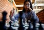"Perder é uma forma boa de aprender", ensina aluna de Alvorada que é destaque no xadrez