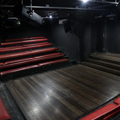 Porto Alegre, RS, Brasil, 22-11-2024: O Teatro de Arena está fechado desde fevereiro para realização de reparos na rede elétrica. Espaço não reabriu para espetáculos, embora esteja recebendo ensaios. Foto: Mateus Bruxel / Agência RBSIndexador: MATEUS BRUXEL<!-- NICAID(15919272) -->