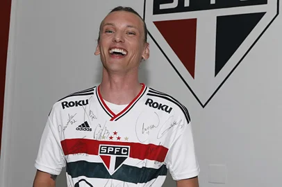 O astro britânico Jamie Campbell conheceu o estádio do Morumbi na noite de 7 de julho de 2022. O ator assistiu a partida do São Paulo contra o Universidad Católica, que contou com a vitória do clube brasileiro por 4 a 1.<!-- NICAID(15143517) -->