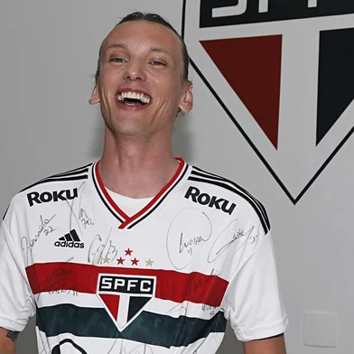 O astro britânico Jamie Campbell conheceu o estádio do Morumbi na noite de 7 de julho de 2022. O ator assistiu a partida do São Paulo contra o Universidad Católica, que contou com a vitória do clube brasileiro por 4 a 1.<!-- NICAID(15143517) -->