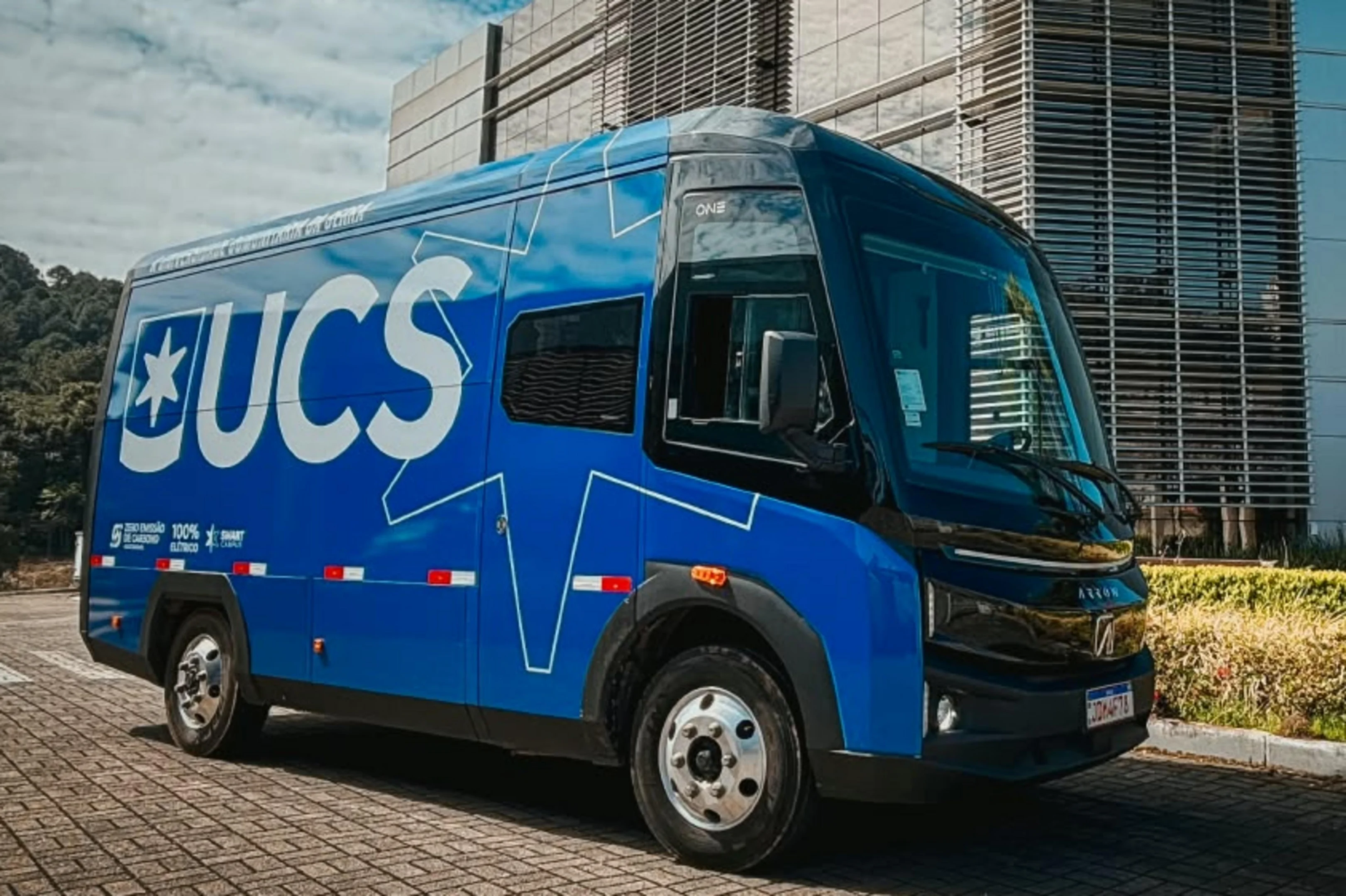Университет UCS в Бразилии принял в эксплуатацию первую отечественную электрическую фургон