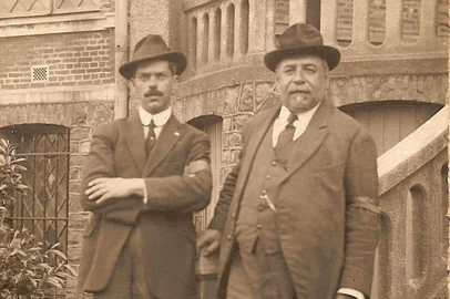 O gaúcho Dario Barbosa e alemão Sebastião Wolf, moradores de Porto Alegre, ganharam medalha de bronze no tiro na Olimpíada de 1920 com a equipe brasileira.<!-- NICAID(15819718) -->