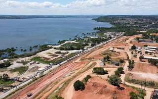 A mina de número 18 da Braskem localizada no bairro do Mutange, na capital alagoana, está afundando 53 cm por dia, segundo revelou a Defesa Civil de Maceió, nessa quinta-feira (30), durante reunião online com o Centro Nacional de Gerenciamento de Riscos e Desastres (Cenad). De acordo com o órgão, nas últimas 48 horas, o subsolo da região já afundou 1,10 m, a uma velocidade média de dois centímetros por hora.<!-- NICAID(15613970) -->