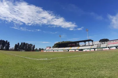 Brasil de Farroupilha realiza clínica de futebol no estádio das Castanheiras<!-- NICAID(14990280) -->