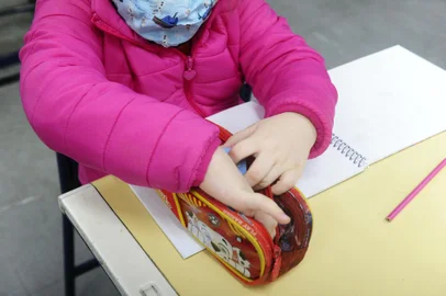 PORTO ALEGRE,RS,BRASIL.2021,05,06.Gaucha Atulidade em volta as, na Escola Publica Gomes Carneiro.Na foto.Alunos em sala de aula.(RONALDO BERNARDI/AGENCIA RBS).<!-- NICAID(14775717) -->